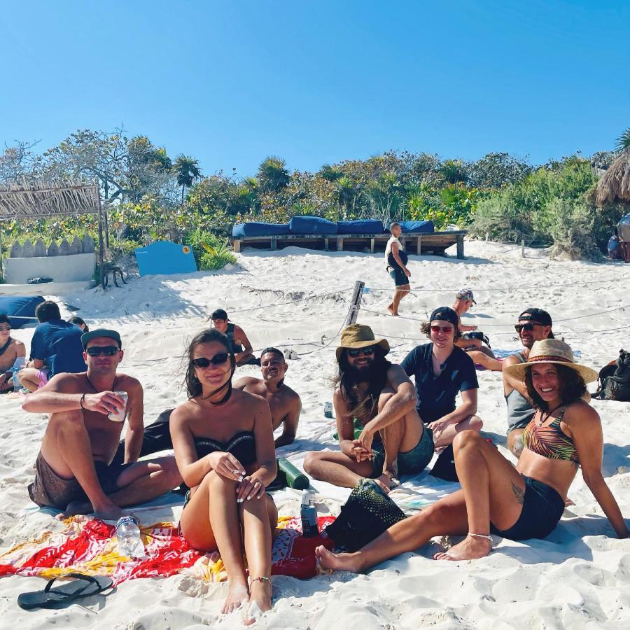 Weary Traveler Hostel Tulum Exterior photo