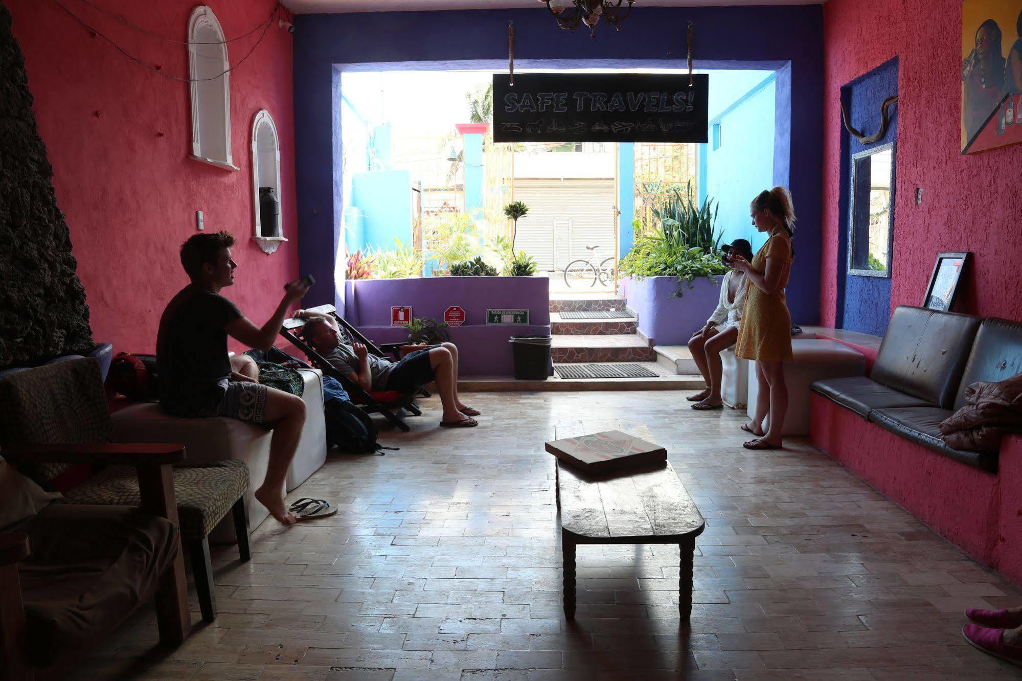 Weary Traveler Hostel Tulum Exterior photo